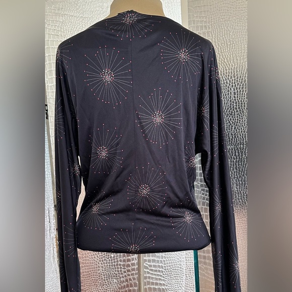 Anne Klein Navy Blouse with Red and White Starburst Design NWT Size Small - Picture 3 of 8